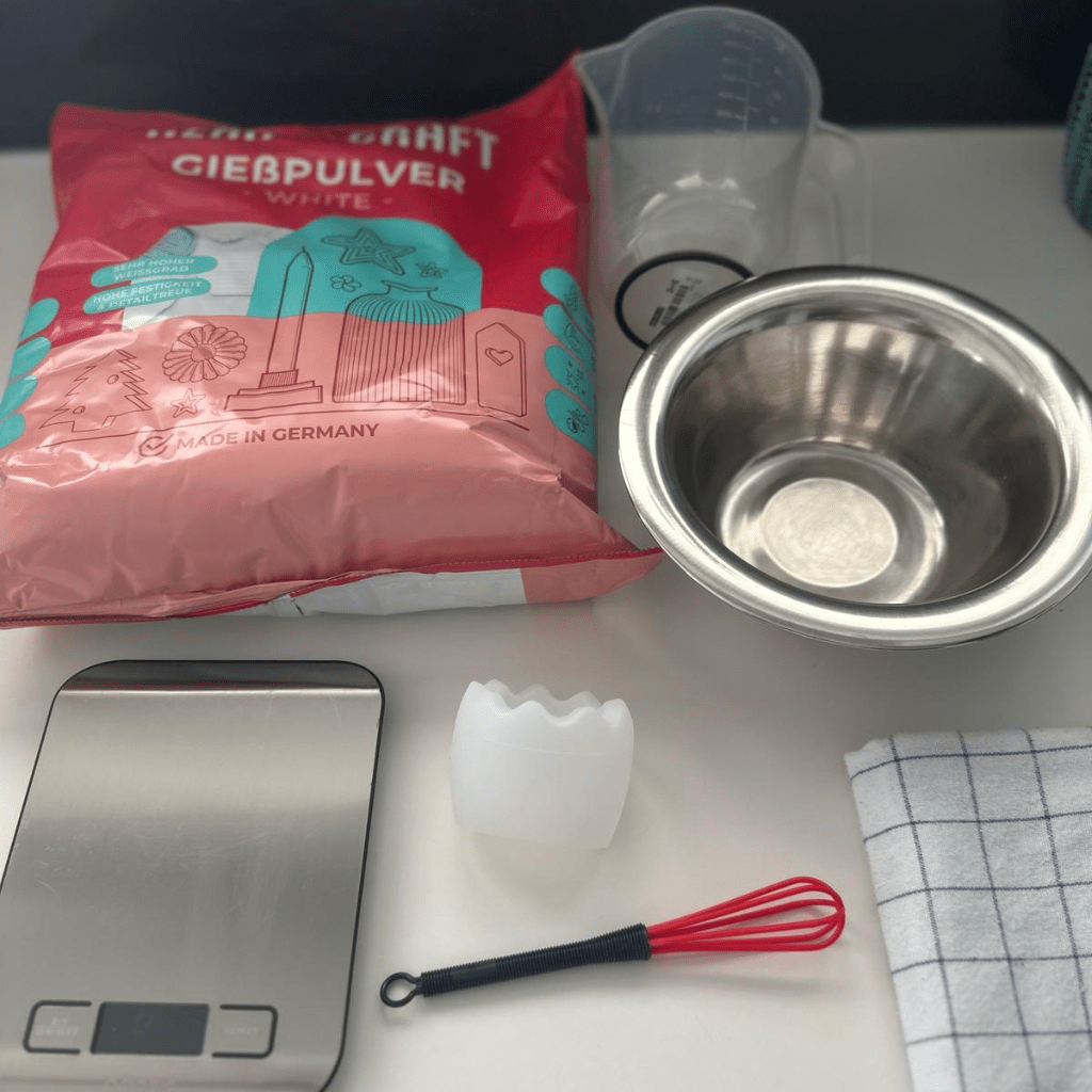 Osterbasteln, Ostern, Basteln, Gibs, Ostereier, Kinder, Beschäftigung, Ideen, Eltern, Mama-Sein, Alltag, Papa, Kreativität, Malen